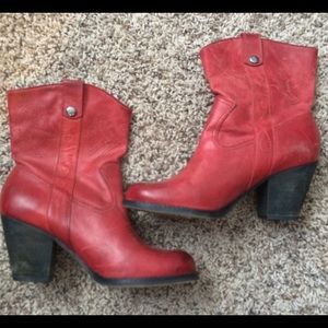 SALE Gianna Bini boots