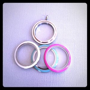 Origami owl locket with 3 faces