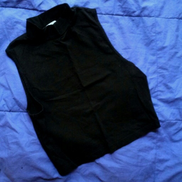 Mock Neck Sleeveless Crop Top