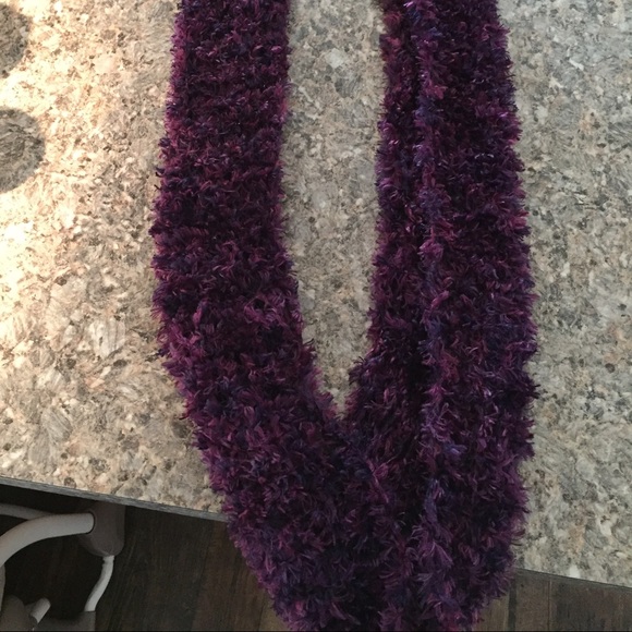 Handmade scarves hats and blankets!! - Picture 3 of 3