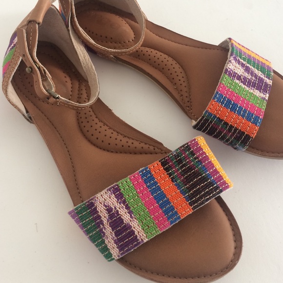 Aztec Sandals - Picture 2 of 2