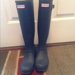 ❌SOLD❌ Navy blue matte hunter boots