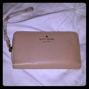 Kate Spade Wristlet Cobble Hill Lacey