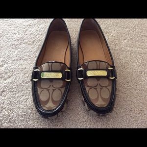 Coach Signature. 8.5. Fabulous.Must go. Authentic
