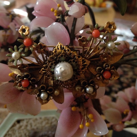 Victorian beads brooch