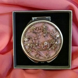 Sale! Gorgeous Spring Street compact mirror 💄💋