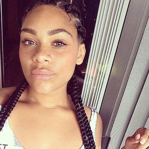 Meet your Posher, Nazelah