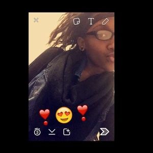 Meet your Posher, Chrishaya