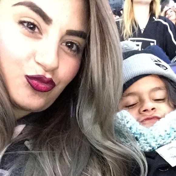 Meet your posher - Picture 3 of 4