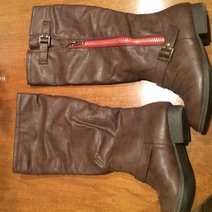 Brown leather boots No damage - Still looks new