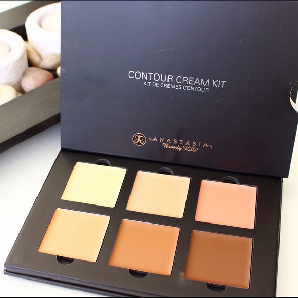 Anastasia Beverlyhills Cream Contour Kit in LIGHT
