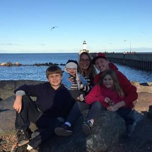 Meet your Posher, Elizabeth