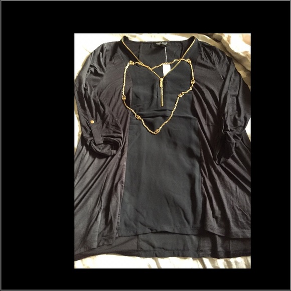 Last one💕Black zip front top💕 - Picture 2 of 4