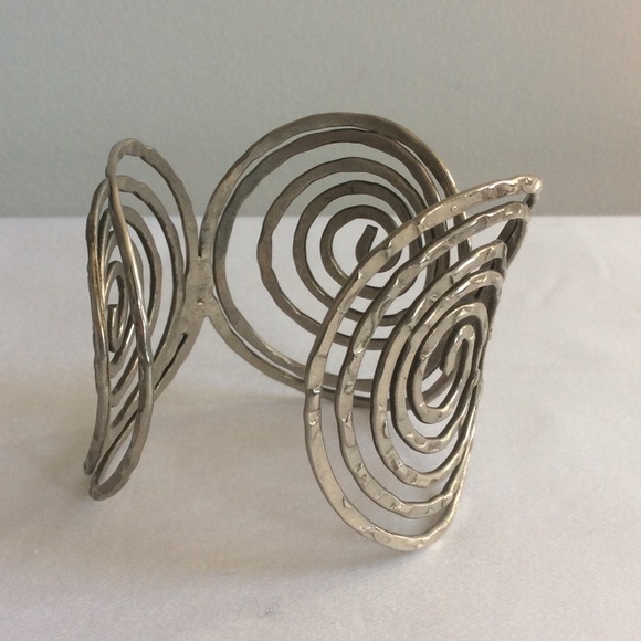 Like NEW Spiral Silver Cuff - Picture 3 of 3