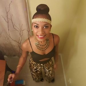 Meet your Posher, Cassandra