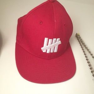 Undftd SnapBack with green brim