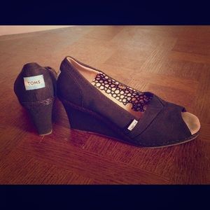 Toms wedge heels