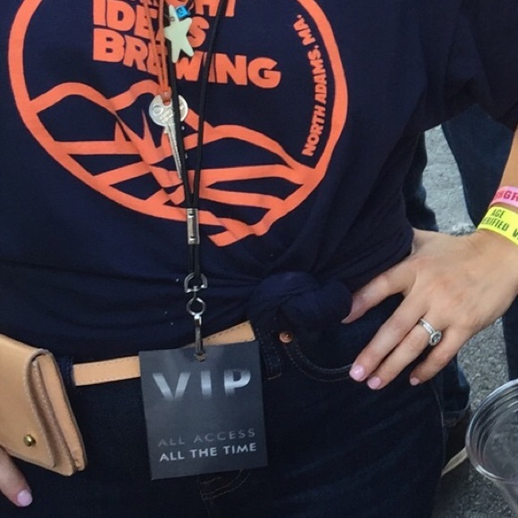 Meet your Posher, Stephanie - Picture 3 of 3