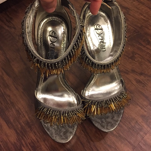 Dereon Heels - Picture 4 of 4