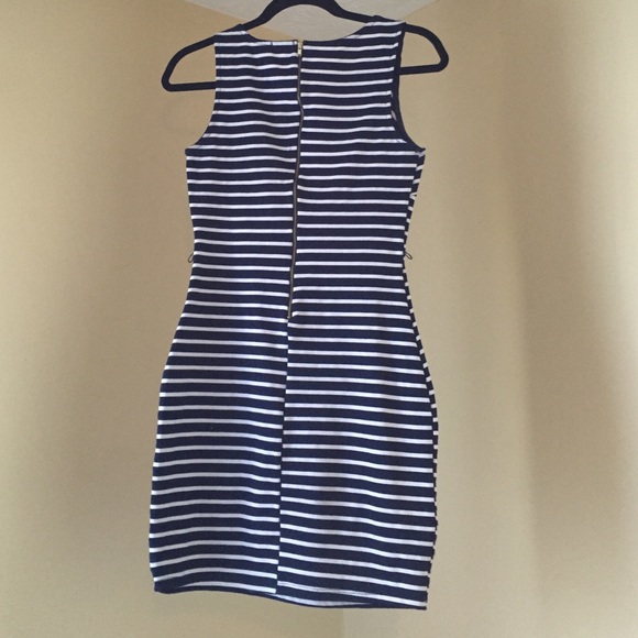 enRoute tight fit dress - Picture 2 of 3