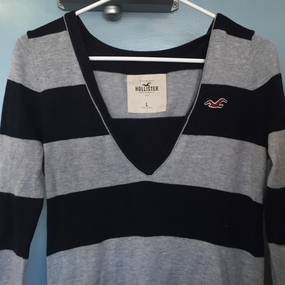 Grey and navy blue three quarter sleeve sweater