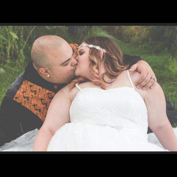 Meet your Posher, Melissa - Picture 2 of 4