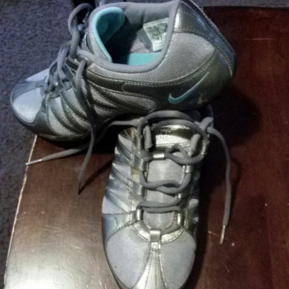 Nike - Picture 2 of 2