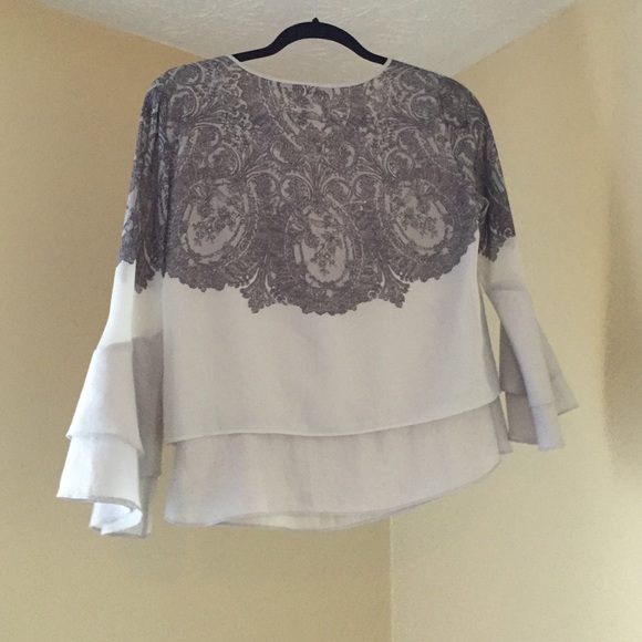 Chic BCBG top - Picture 2 of 3