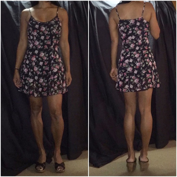 Cute floral summer dress.