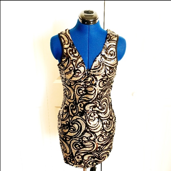 The Perfect Sequin Party Dress - Picture 4 of 4