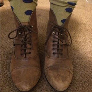 urban outfitters brown booties