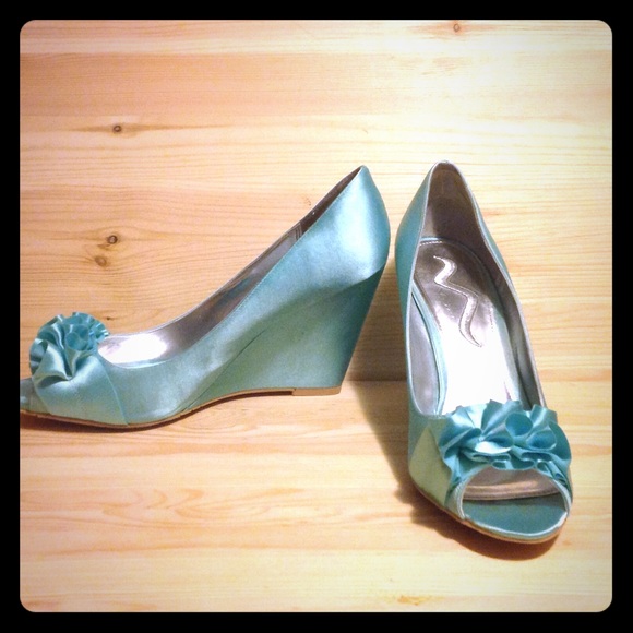 Nina teal wedge pumps. Peep toe