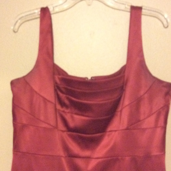 Red cocktail dress - Picture 2 of 4