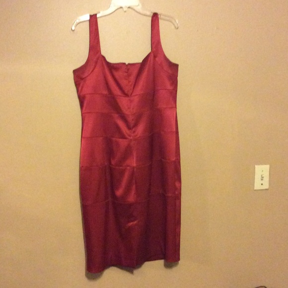 Red cocktail dress - Picture 3 of 4