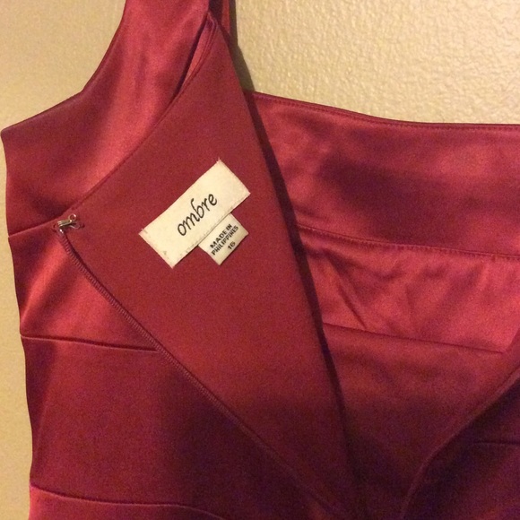 Red cocktail dress - Picture 4 of 4