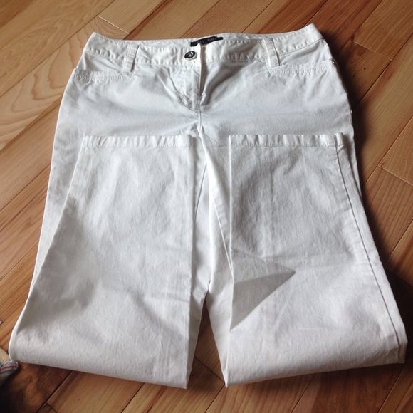 NWOT White House Black Market cropped pants - Picture 2 of 3