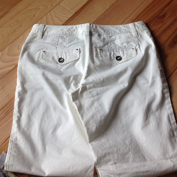 NWOT White House Black Market cropped pants - Picture 3 of 3