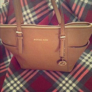 Micheal Kors Jet Set Tote