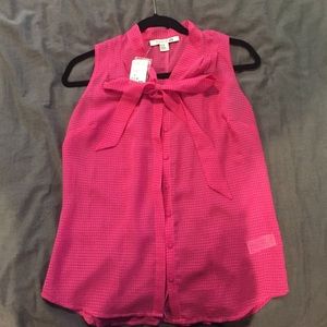 Forever 21 pink sleeveless button up top