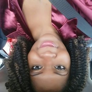 Meet your Posher, Lattecia