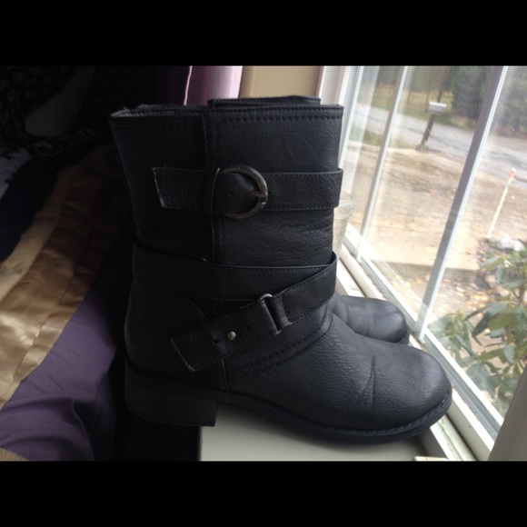 Cute black biker boots size 6.5/37 | Dirty Laundry