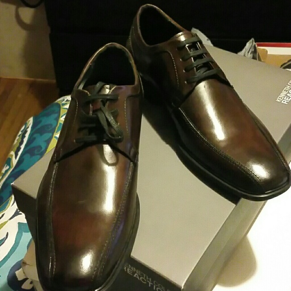 Kenneth Cole - Picture 2 of 2