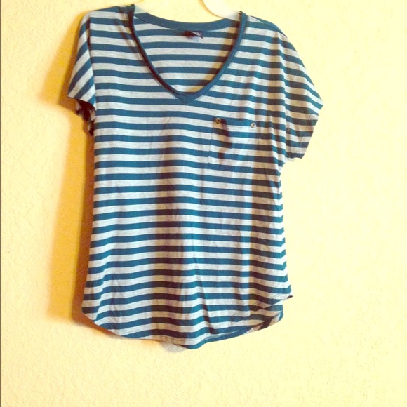 Lightweight basic short sleeved t-shirt