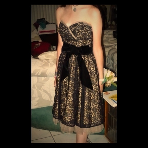 Betsey Johnson Strapless Lacy Bow Dress LASTCHANCE