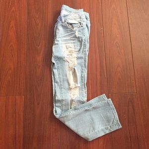 Destructive denim jeans