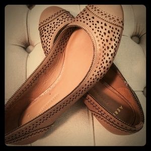 AERIN FLATS - GOLD PERFORATED CAP TOE 'BELNORD'