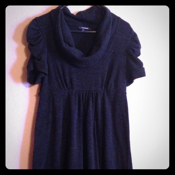 Heavy short sleeved grey dress