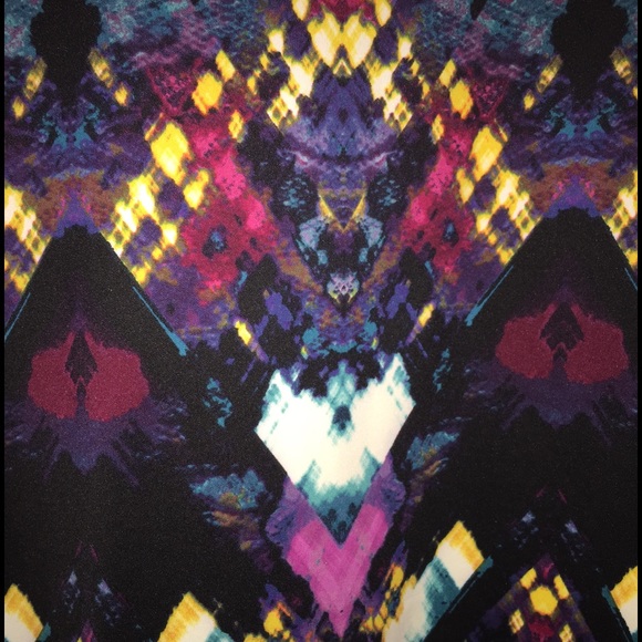 Colorful body hugging dress 👗 - Picture 2 of 2