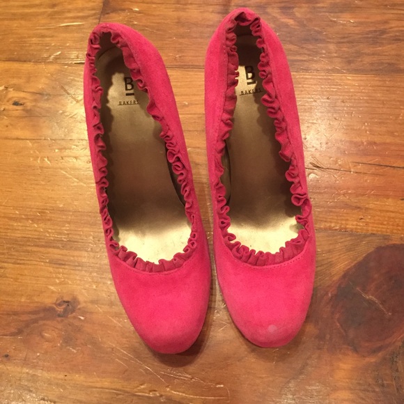 ❤️❤️❤️ Hot pink heels with ruffle detail - Picture 2 of 4