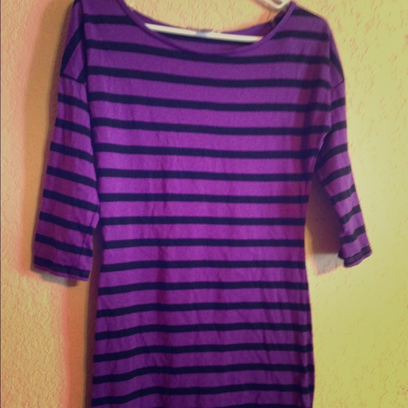 Long mid-sleeved striped blouse
